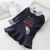 冬の暖かいかわいい2 3 4-12年の赤ちゃんフレアスリーブピーターパンカラー文字パターンプラスベルベットのためのプリドルドレス210625