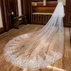 Veaux de mariée Veille de mariage de la cathédrale de luxe Deux couches avec applique de dentelle à section de peigne accessoires 262d