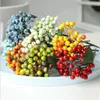Couronnes de fleurs décoratives 10pcs / lot Haute Qualité 30cm Rouge / Bleu / Vert / Jaune Multi Couleur Mousse Berry En Plastique Fleur Artificielle Pour La Maison El