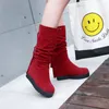 Buty damskie Spadek Mid-Calf Fringe Wysokość Zwiększenie Plisowane Round Toe Buty Kobieta Zima Czerwony Duży Rozmiar 34-43 210517