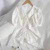 Robe à manches bouffantes à revers perlée vintage élégante pour femmes d'été coréen cordon de serrage à lacets hip mini vestidos 210420