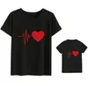 Miłość HeartBeat Bawełna Rodzina Dopasowanie Dziewczyna Odzież Stroje Matka I Córka Koszulka Lato Ojciec Syn Baby Tshirt 210417