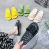 20121 Sommar Kvinnor Slipper Brand Weave Ladies Sandal Skor Låg Öppna Toe Flat Casual Slides Beach Flip Flops Stor storlek 36-41 210611