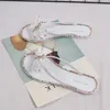 2024 scarpe estive sandali donne moda farfalla colorata di diamanti fuori indossando donne da mare infragcipisti