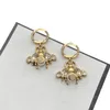 Vintage Crystal Charm Stud Bee Pendant Gold Earring Women Party Trendiga örhängen ihålig dubbelbokstavsdesigner Studs5327964