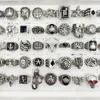 Partihandel 50 st/lot Punk Gothic Crown AG Ringar för män och kvinnor Mix Styles Svart glasyr Antik Silverfärgad Vintage Smycken Present Legering Tillbehör