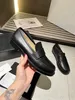 2022 Neue Stil Frauen Designer Schuhe Flache Vielseitige Mode Luxus Design Freizeitschuhe Frau Bequeme Weiche Freizeit Atmungsaktive Loafer Größe 34-41 mit Box