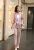 Abiti da donna Blazer Donna Formale Uniforme Lavoro Office Lady Qualità Manica lunga Cappotti Striscia rosa Grigio Corto / Pantalone + Camicetta 2 pezzi Set Femal