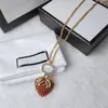 Femmes Fraise Lettre Pendentif Collier Avec Boîte Diamant Bling Bijoux À La Mode Charme Exquis Belle Chaîne Cristal Festival Cadeau Colliers