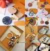 Fashion Keychain Key Buckle Letters Astronaut Metal Corkscrew Designer Handmade Leather Circle Keychains Men Kvinnor väska hängen Ke218p