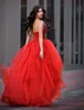 Kort framsida Långt rygg Röd Kvällsklänningar 2022 Kvinnor Hög Låg Formell Party Gowns Tiered Skirt Vestidos de Gala Simple Sweetheart Sequin Crystal Beaded Prom Dress