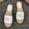 أزياء المرأة الصنادل عارضة شقق شاطئ النعال حذاء صندل جلد الإناث 19ss # 2021