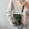 Nietentaschen für Frauen 2021 Quadratische Damenhandtaschen Designer Schulter Messenger Bag Boxform Paket Damenhandtasche