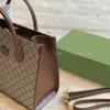 2021 Lüks Tasarımcılar Kadınlar Alışveriş Çapraz Vücut Çanta Çantalar Fermuar Deri Kilidi İpli FashionWallets Casual Mektup Çiçek Çanta Bayanlar Tote Omuz Çantası