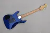 Guitare électrique à corps bleu personnalisé en usine avec manche en érable flammé, quincaillerie en or, offre des services personnalisés