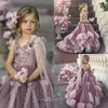 NUOVO!!! 2022 Cute Flower Girl Abiti con scollo a V in pizzo con applicazioni di perline 3D Flower Girl Abiti da spettacolo Backless Bow Ruffle Gonna a file Abiti di compleanno CG001