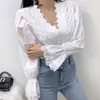 Tops de mulheres de renda sólida vintage e blusa sexy v pescoço chique camisas coreanas de mola manga blusas mujer 15514 210415