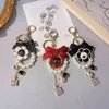 Bricolage fait à la main artisanat strass perle montagne camélia porte-clés mignon sac porte-breloque dessin animé résine porte-clés ensemble