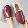 Slippers buiten kunstmatige sneeuw dames waterdicht lederen pluizige glijbanen casual winterschoenen voor vrouwen