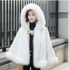 Casaco de peles feminino feminino casaco de estilo europeu e americano com capuz com capuz coreano xale de inverno fêmea de comprimento médio