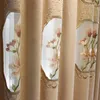 Custom Curtains Högkvalitativ Kinesisk stil Modern Broderad Rosa Blomma Hollow Out Bedroom Blackout Gardin Vardagsrum M1042 Drapes