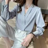 Kobiety Przyczynowe Z Długim Rękawem V-Neck Perły Satin Silk Bluzka Wiosna Lato Szary Solid Color Pullover Top Kobieta Ol Simple Blusas 210416