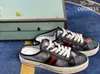 2021 Due tipi di scarpe casual da donna Designer di lusso all'aperto Sneaker in tela Piattaforma di moda Scarpe da ginnastica traspiranti piatte