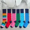 Мода Мужчины Женщины Спортивные Носки Классическая печать с несколькими цветными чулками SK