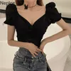 Neploe Blouses en dentelle Femmes Chemises Mode Blusas Mujer Manches bouffantes Col V Sexy Dames Tops Coréen Creux Blanc Crop Tops 210422
