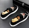 Italiensk Designer Mode Man Broderi Flat British Shoes Suede Loafers Slip-On Hairstylist Casual Mens Black Footwear Storlek: US6.5-US9