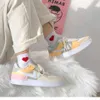 2021 Spring Korean Xue Sheng Ban Xie Wang Red Little Daisy Sports Shoes White Shoes Woman Shoes Sneakers Y0907