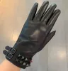 Luxury Sheepskin Leather Gloves For Women with Box High Quality Designer Rivet Belt äkta Leathers Glove Fleece Inside Ladies To8861710