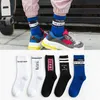 5 Paare Mode Sports Socken Männer Frauen Unisex Skateboard Straße Stil Baumwolle Socke Atmungsaktive Brief Gedruckt Basketball
