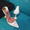Casual Designer Summer sexy lady fashion sandali da donna bianchi con catene peep toe Shallow Patchwork scarpe con tacchi alti