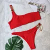 Costumi da bagno da donna 2021 Costume da bagno di lusso con catena di diamanti in cristallo Femminile diviso in tinta unita Monospalla bikini sexy europeo e americano