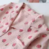 Японский стиль летний хлопок с короткими рукавами шорты пижамы костюм женщин двойной марлей милая клубника тонкий домашний сервис 210830