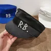 Сатиновый алмаз буква Sboy Caps Женщины Flat Militray S M L Beret Hats Gorras Gorra Mujer Berets