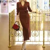 Elegancka Jesień Dziewiarska Sukienka Kobieta Sexy V-Neck Długi Rękaw Slim Talia Dziewiarska Sukienka Vestido Koreański Burgundy Business Knitwear Y1204