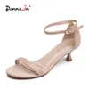 Donna-in echtem Leder Kätzchen Heels Nackt Sandalen Frauen Sommer Designer Schuhe Elegante Luxusband Schnalle Strap Sandalen Weibliche Y0608