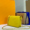 Pochette Borsa a tracolla con tracolla a catena in metallo con lettera in pelle di montone da donna Borsa a mano con manico superiore femminile