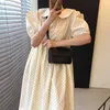 Korejpaa Women Dress Summer Korea Chic Gentle Age-Reducing Doll Collar Colore a contrasto Polka Dot Pieghettato Manica a sbuffo Vestido 210526
