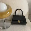 Handväska Ny B-formad timglas Kvinnlig fritid Personlig Sling Single Shoulder Messenger Bag Black Crocodile Mönster liten fyrkantig väska