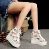 Sandaler Kvinnor Blomma Tryck Fritid Wedges High Heels Kvinnors Skor 2021 Sommarplattform Lace Up Casual Ladies Sandalias Mujer