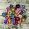 Decorazione Centrini all'uncinetto Fatti a mano all'uncinetto Coppa Pad Sottobicchieri di fiori multicolori Tovagliette rotonde 8 cm Toppa per vestiti in lana 30 pezzi / 210706