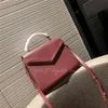 2021 Diseñadores Luxurys para mujer carteras carta de nylon bolso de hombro liso bolsos de mensajero bolsos de moda casual cerrojo de cocodrilo ranura interior bolsillo cruzado cuerpo totalizadores