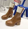 2021 Kvinnor Betty Boots PVC Gummi Borded Platform Knä-High Tall Rain Cashmere Boot Svart Vattentät Velicy Hloe Skor Utomhus Rainshoes Högklackat