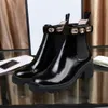 2021 Martin Short Bootsファッションデザイナー牛革ベルトバックルメタル女性の靴古典的な蜂厚いかかと革のヒールハイヒールダイヤモンドレディブーツ大60ZB＃