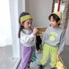 ミランセル春の子供服セット男の子と女の子の手紙プリントセーターコーデュリーカルロットパンツ2 PCS 211224