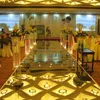 Carpets 10 Meter Wedding Mirror Carpet T Stage White Silver Aisle Runner Rug For Party Backdrop Decorations 0.12mm250R