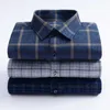 Chemises décontractées pour hommes en pur coton à carreaux classiques poncé épais affaires coupe régulière à manches longues n col carré 210721